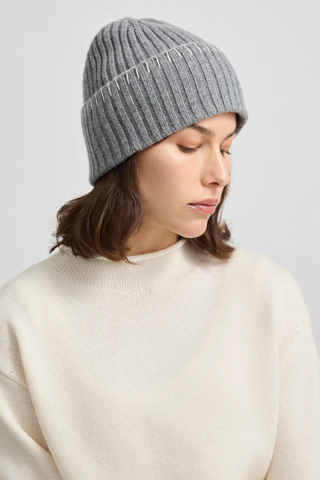 BLANKET STITCH BEANIE