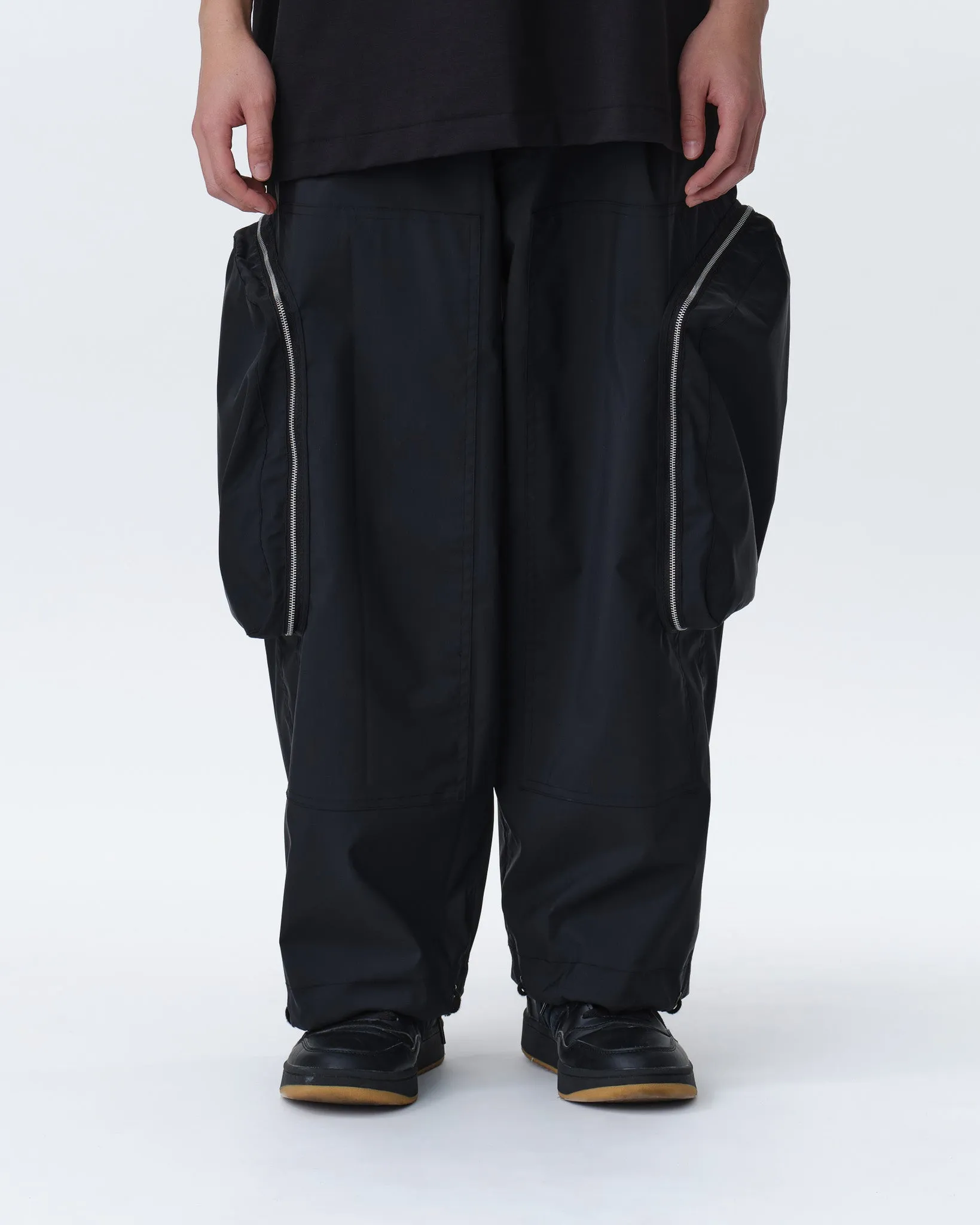 COVERED POCKET CROPPED CARGO PANTS .11【BLACK】