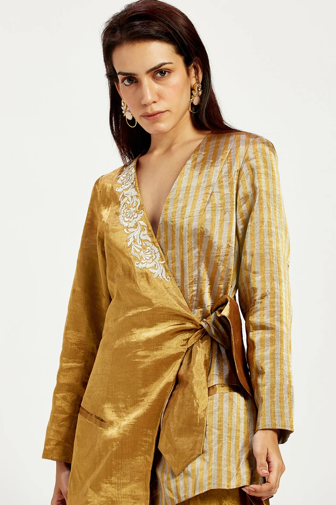 Cusco 2.0 - Golden Bow Blazer   Peeking Sun Trouser