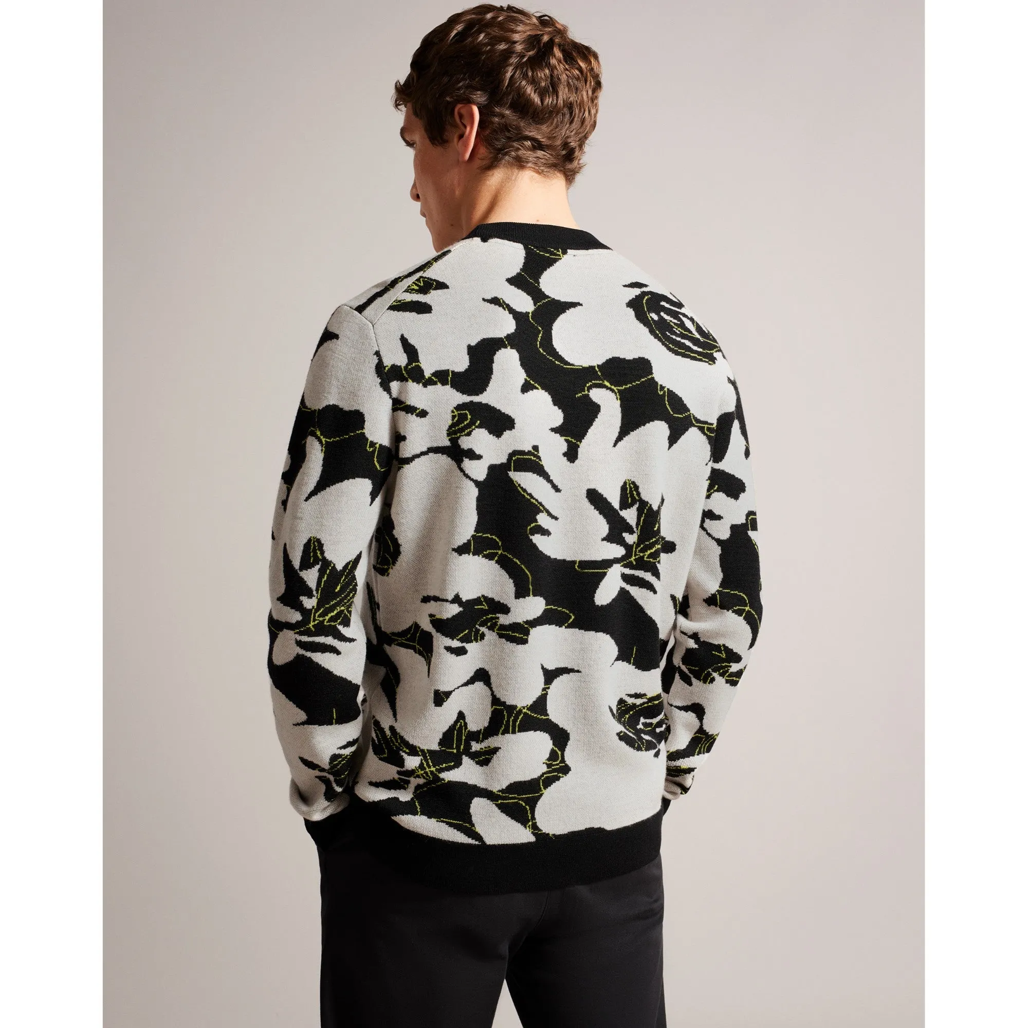 Men Mmk-Ozier-Ls Floral Regular Crew Neck - Black