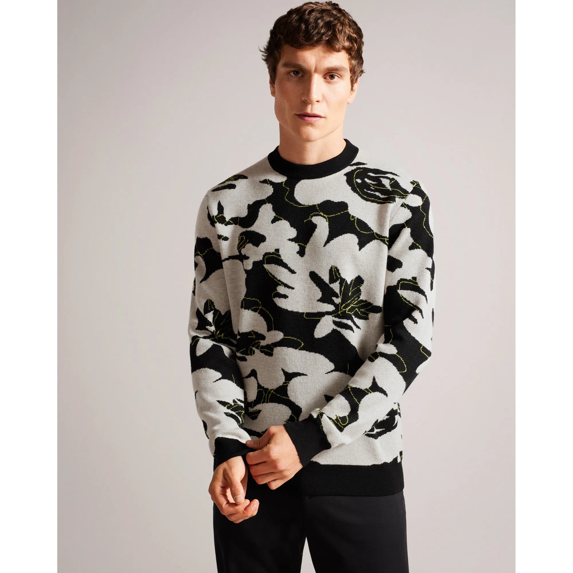 Men Mmk-Ozier-Ls Floral Regular Crew Neck - Black