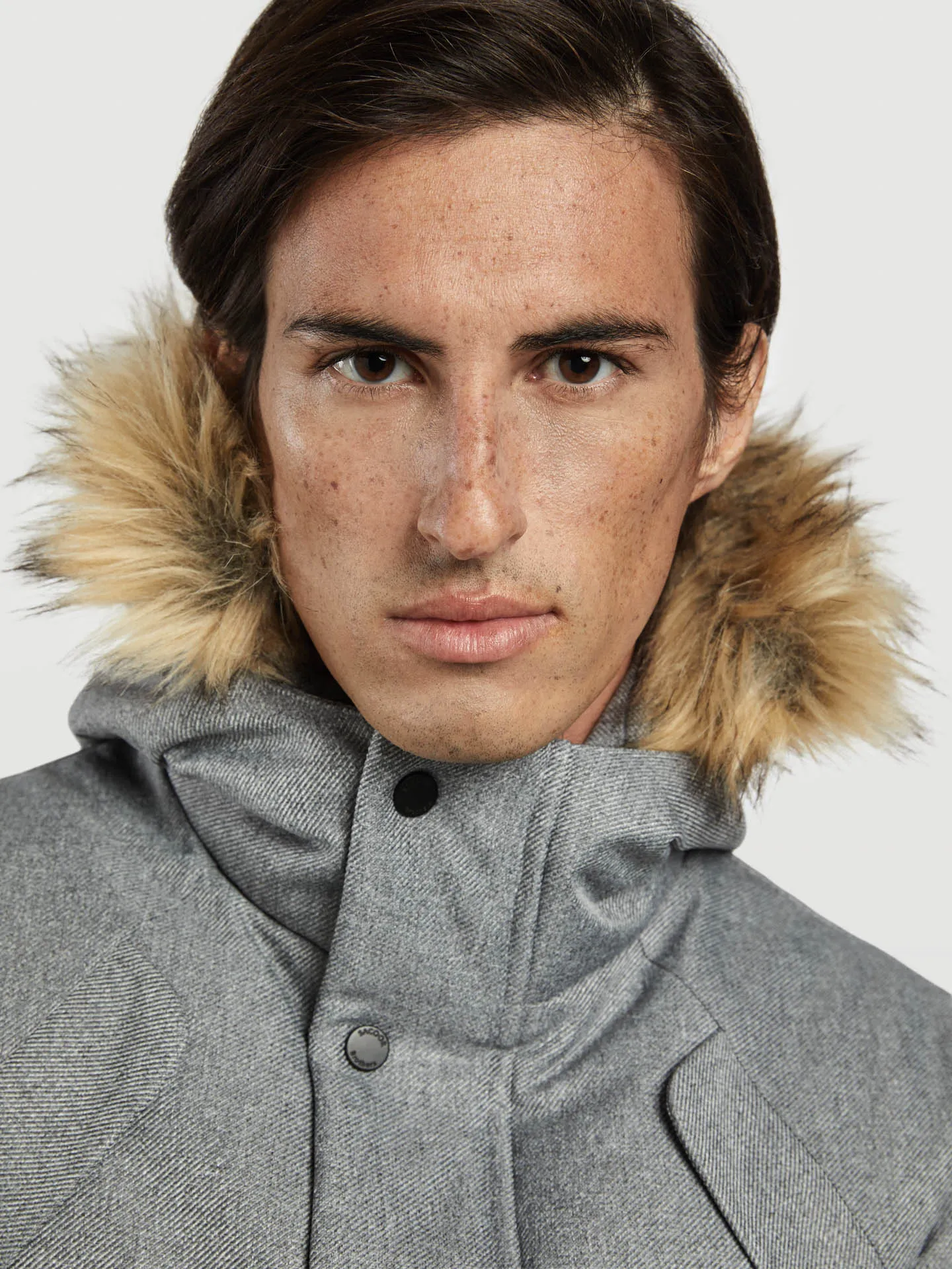 Parka with fur collar