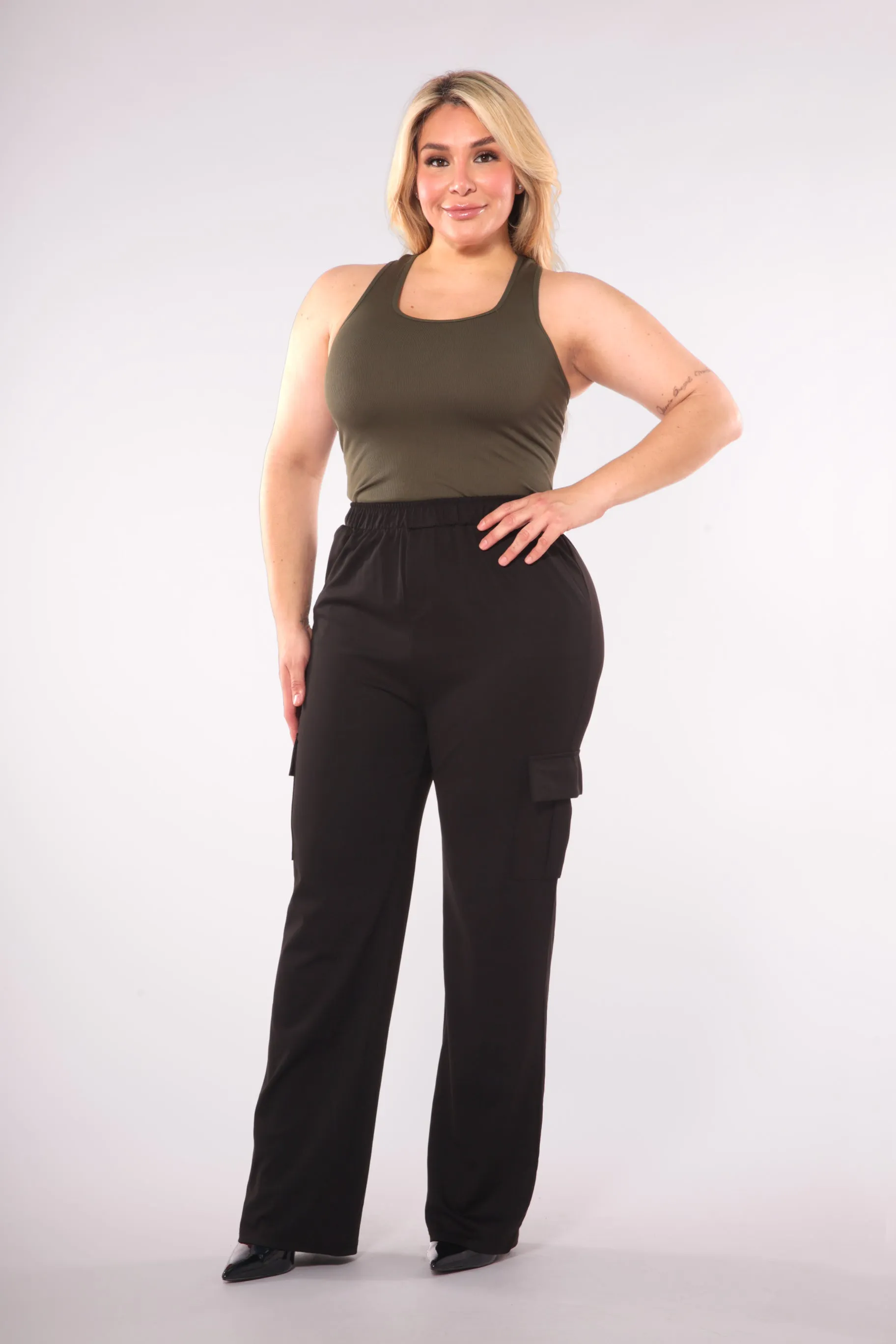 Plus Size High Rise Straight Leg Cargo Pants - Black