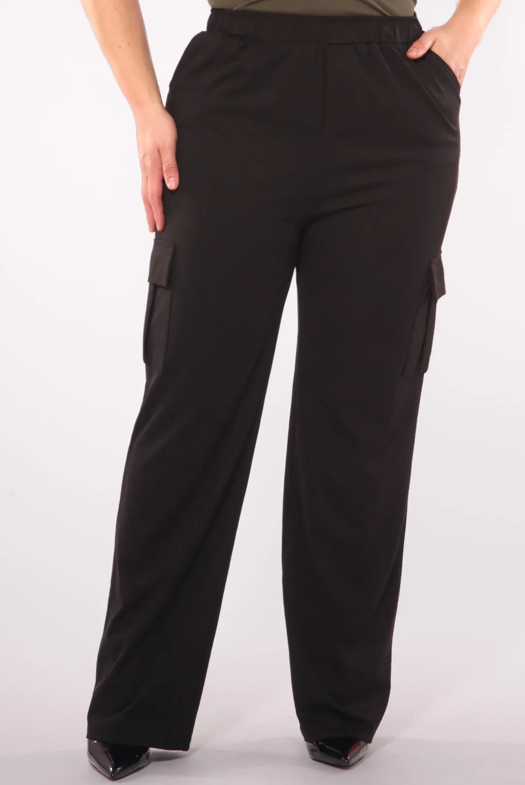 Plus Size High Rise Straight Leg Cargo Pants - Black