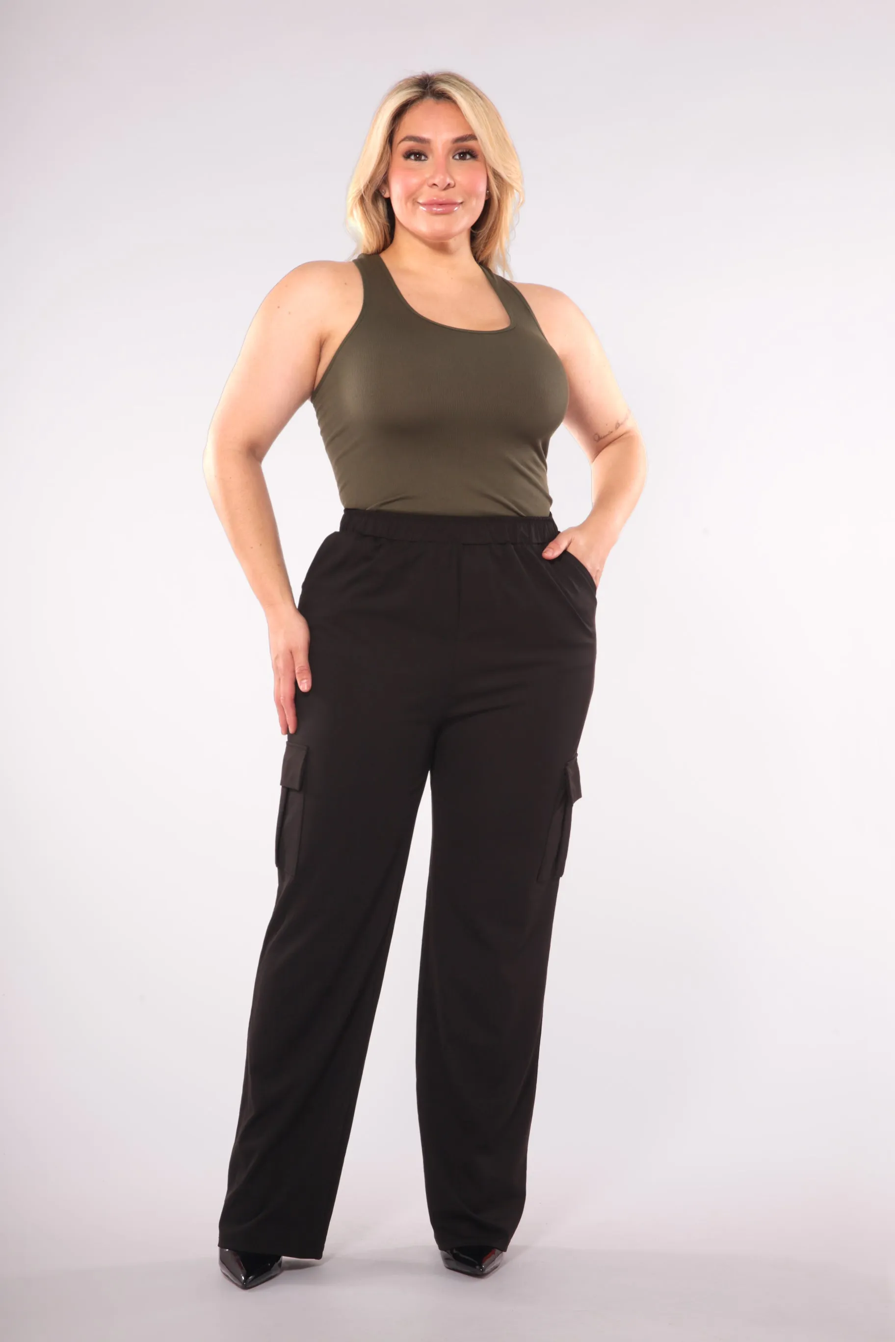 Plus Size High Rise Straight Leg Cargo Pants - Black