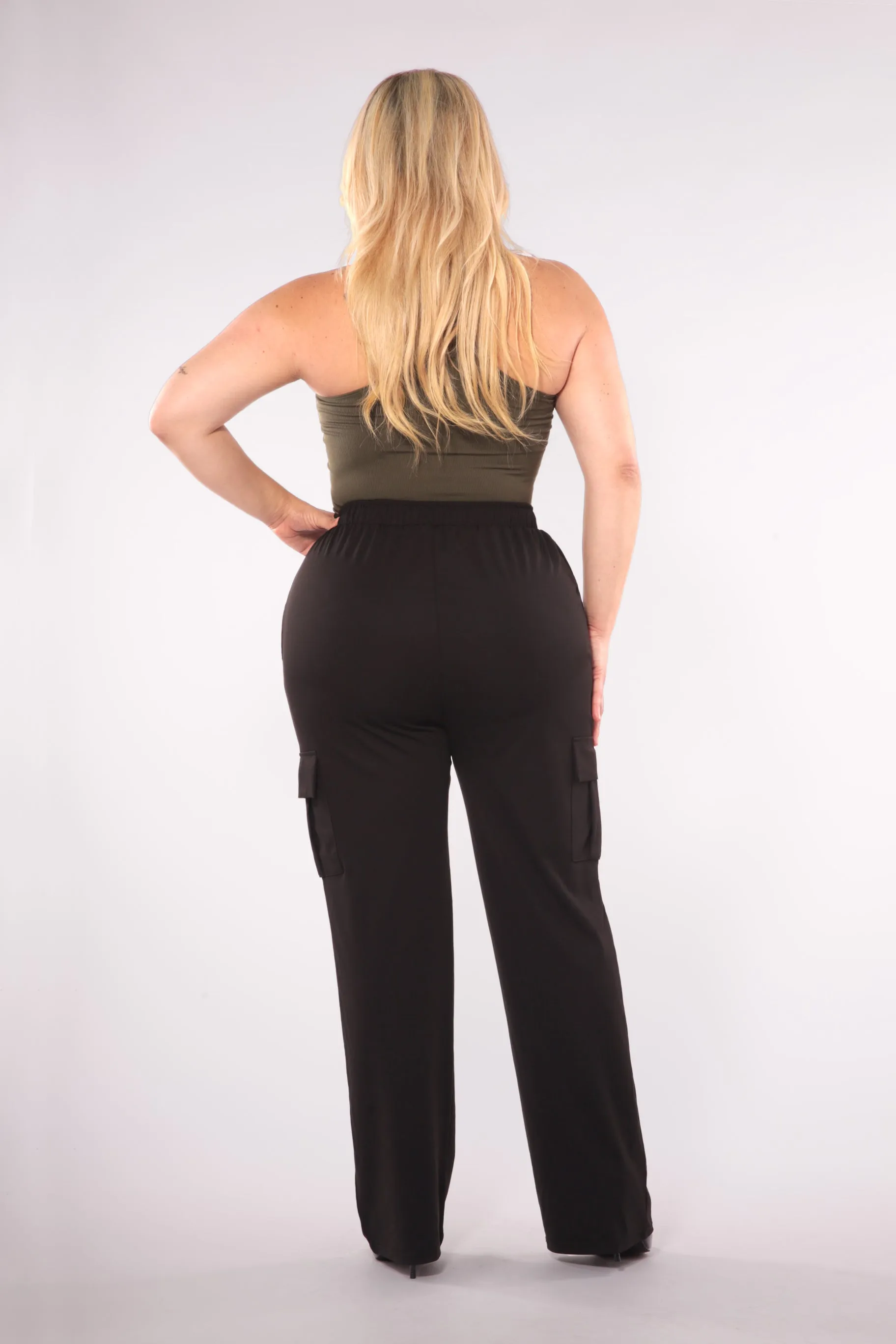 Plus Size High Rise Straight Leg Cargo Pants - Black