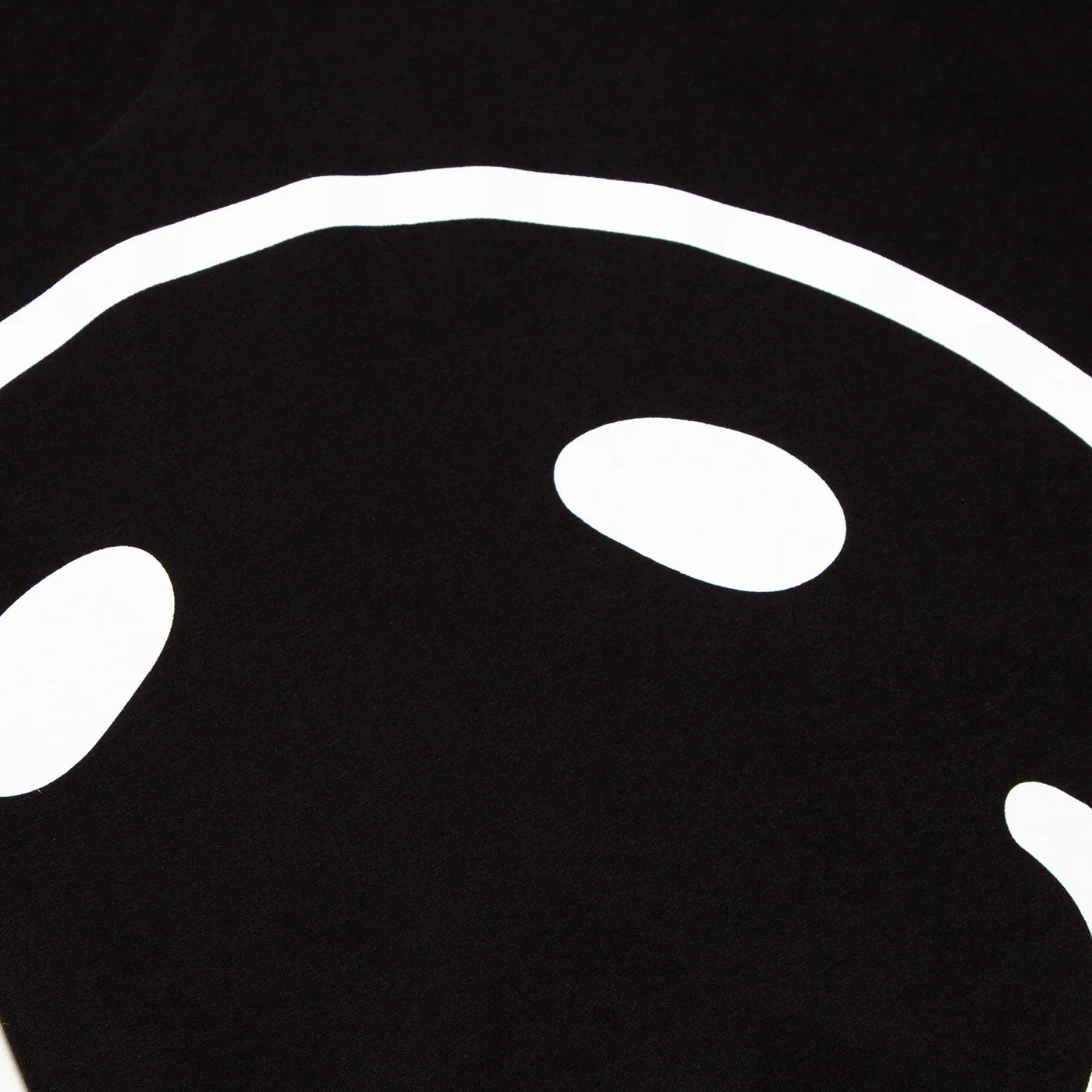 Side Smiley Back - Tshirt - Black